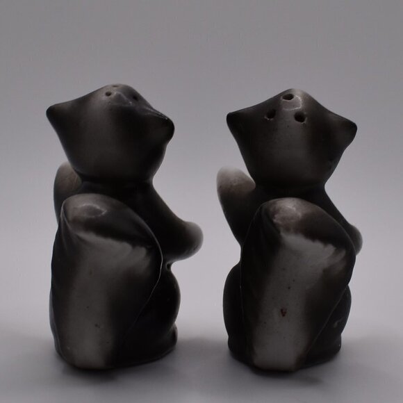 Vintage Japan Squirrels Salt and Pepper Shakers - Picture 4 of 8